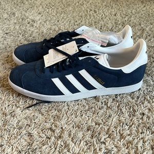Navy Adidas Gazelle sneakers